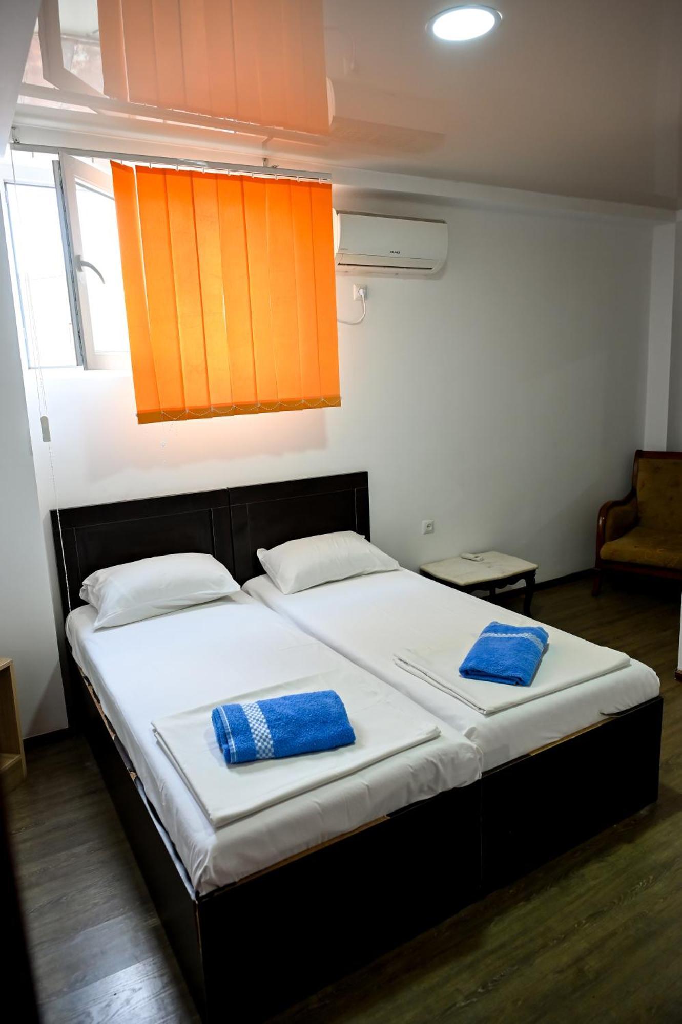 Starhostel Kutaisi Bagian luar foto