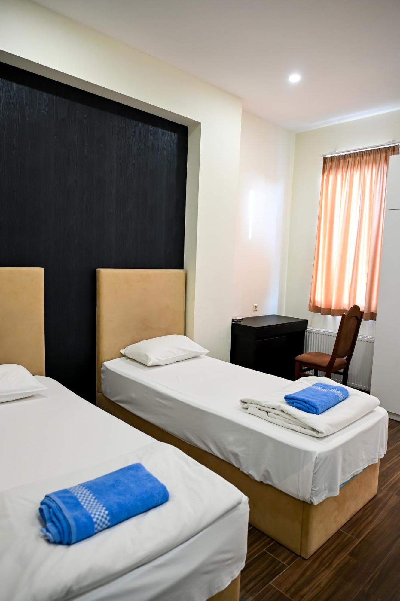 Starhostel Kutaisi Bagian luar foto