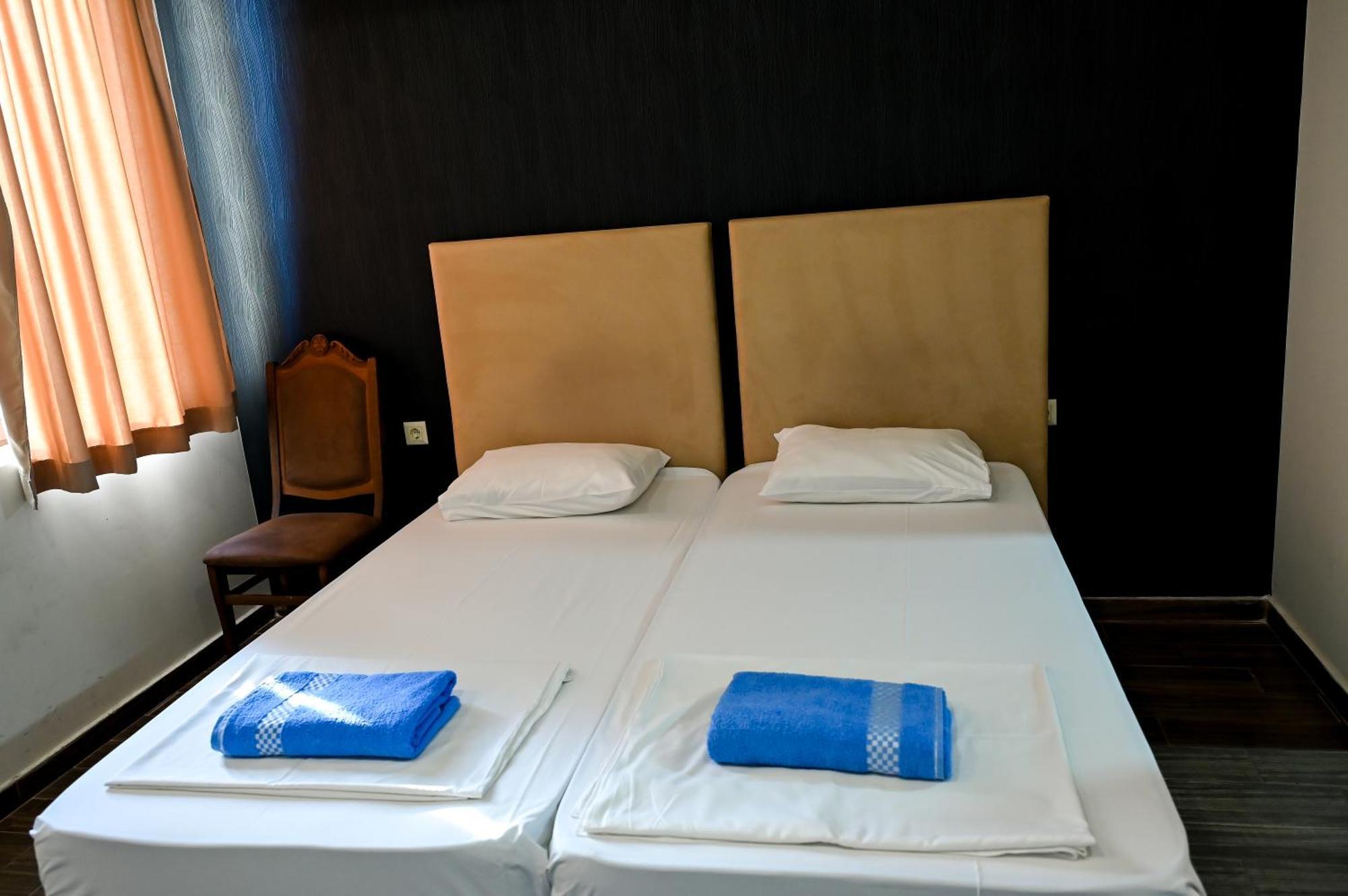 Starhostel Kutaisi Bagian luar foto