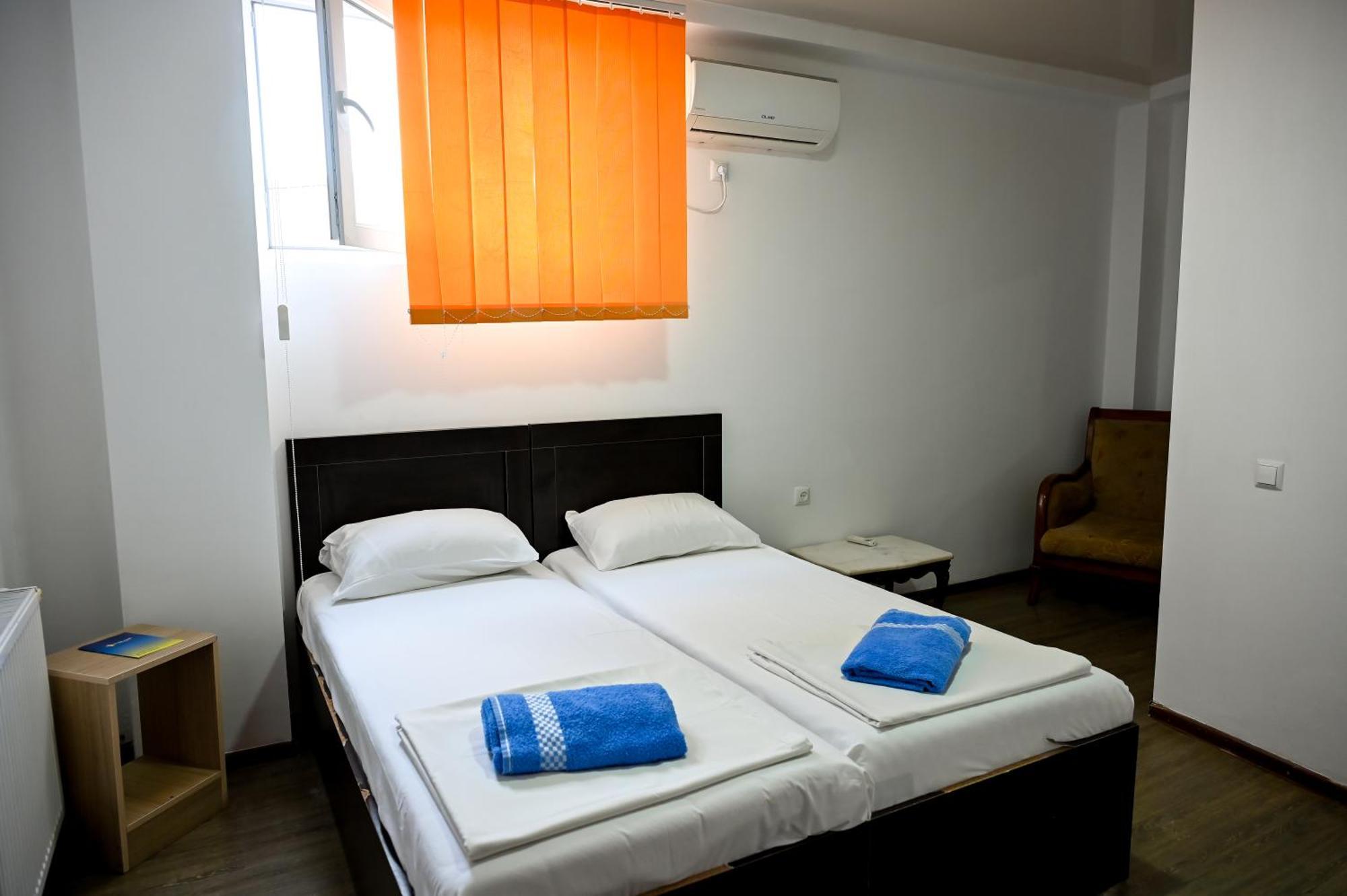 Starhostel Kutaisi Bagian luar foto