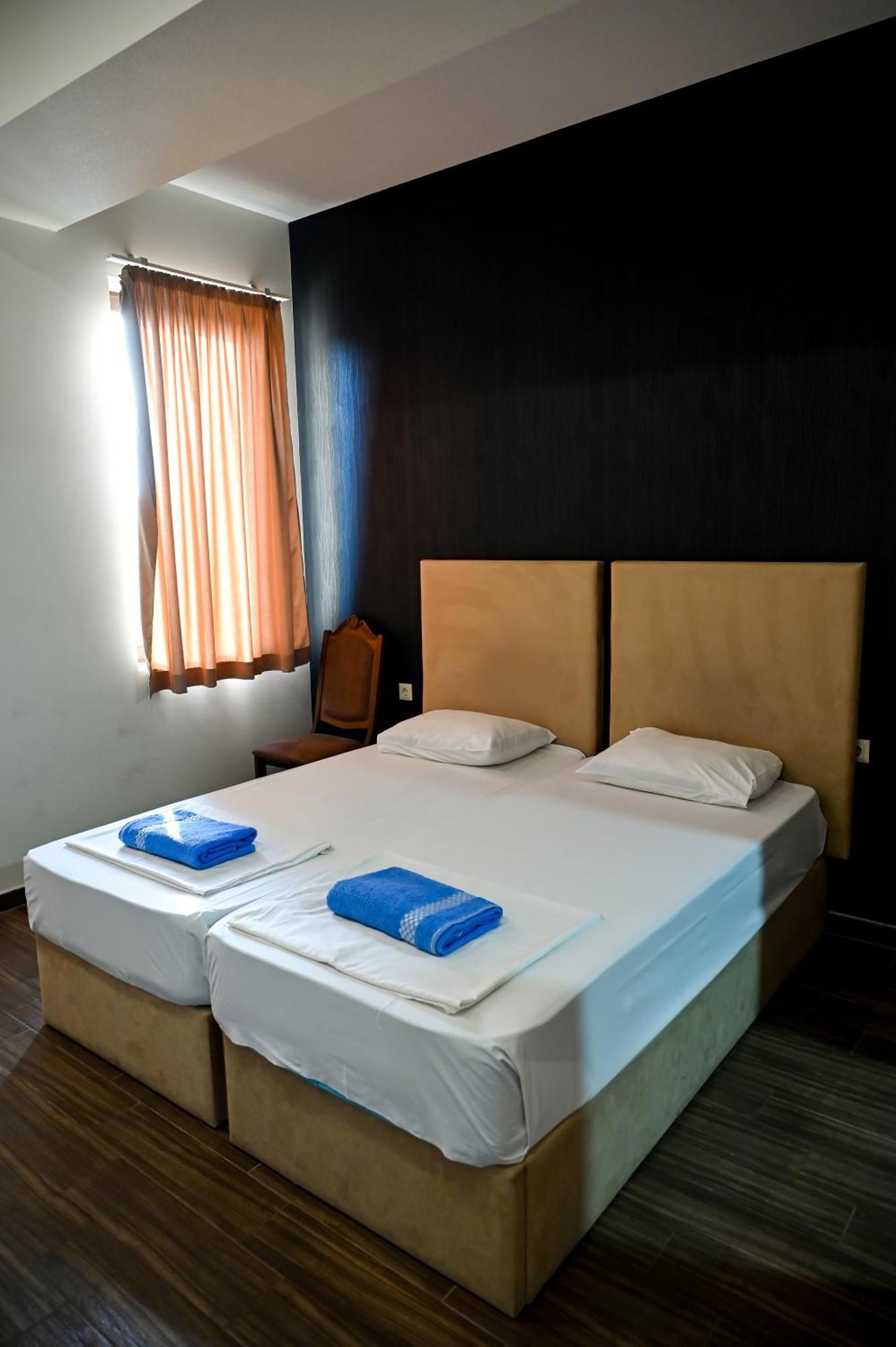 Starhostel Kutaisi Bagian luar foto