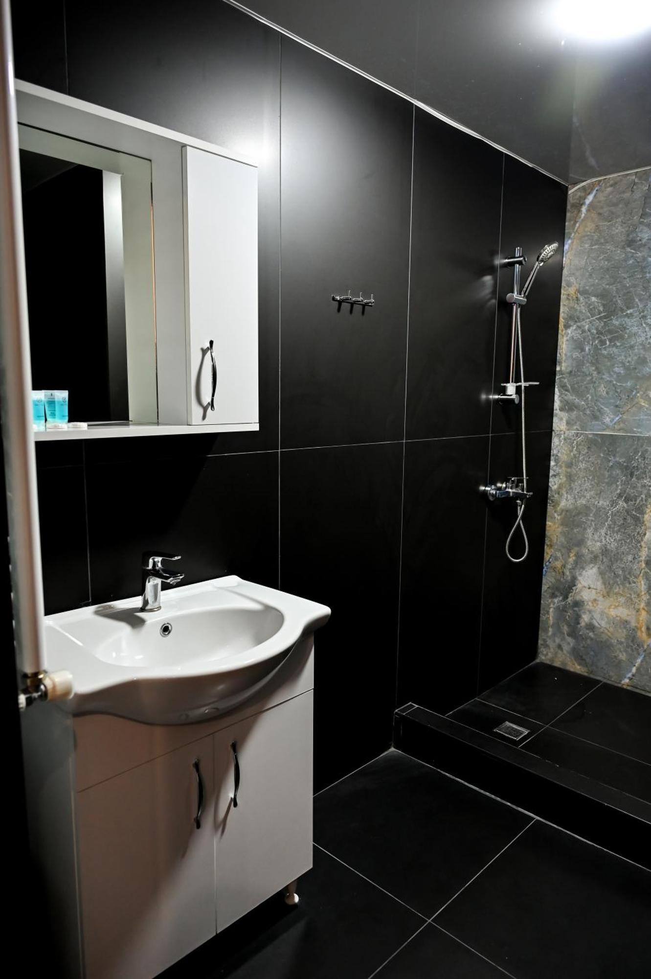 Starhostel Kutaisi Bagian luar foto