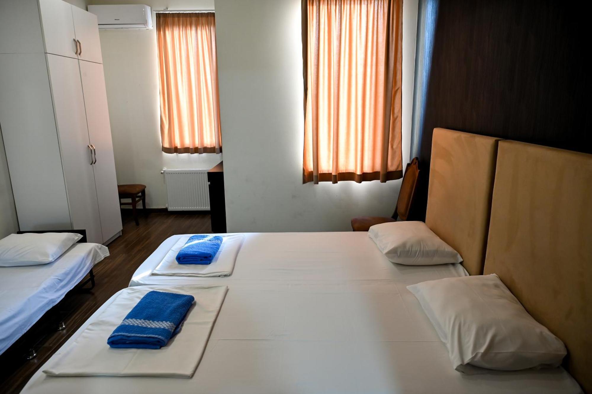 Starhostel Kutaisi Bagian luar foto