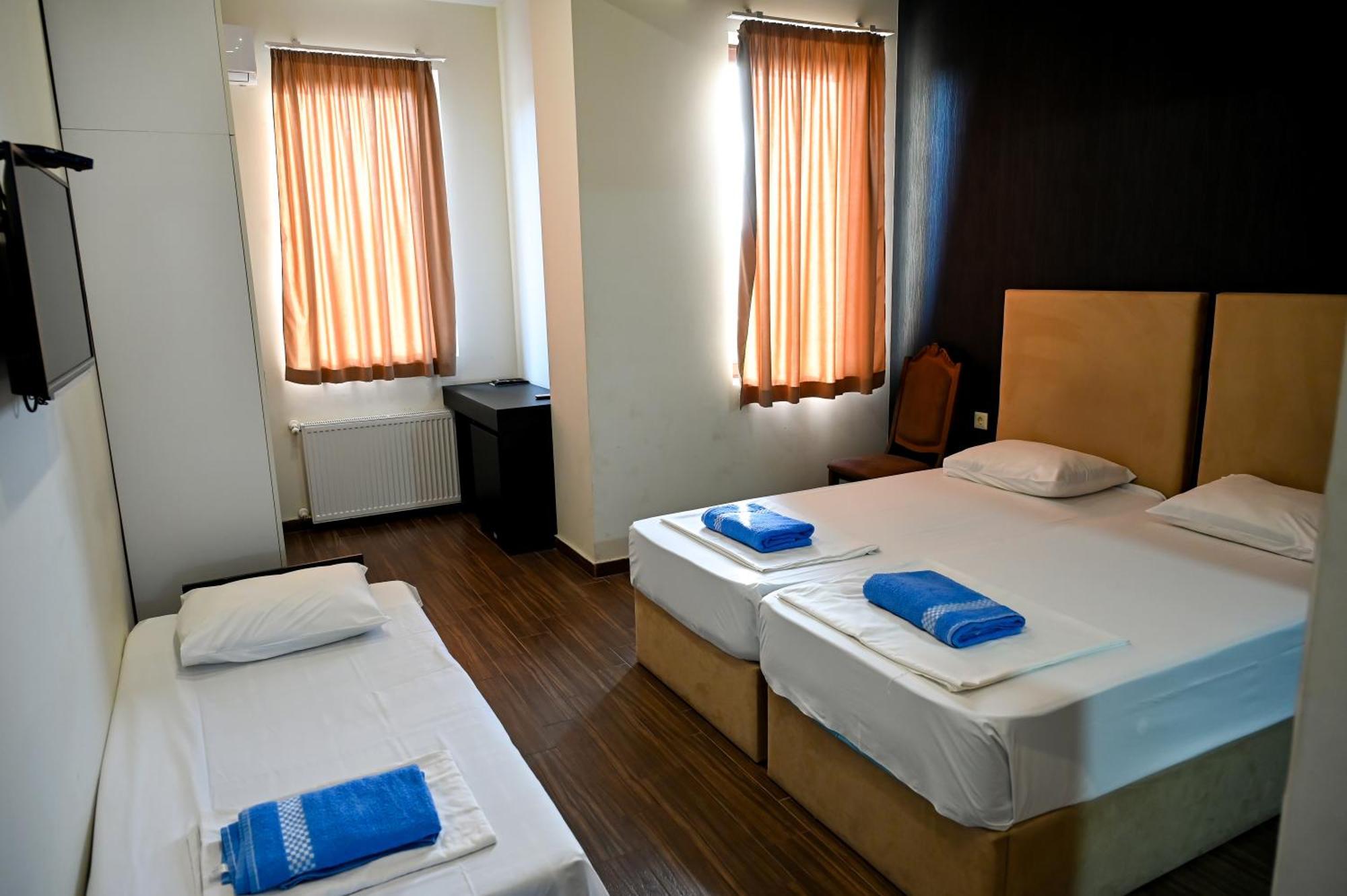 Starhostel Kutaisi Bagian luar foto