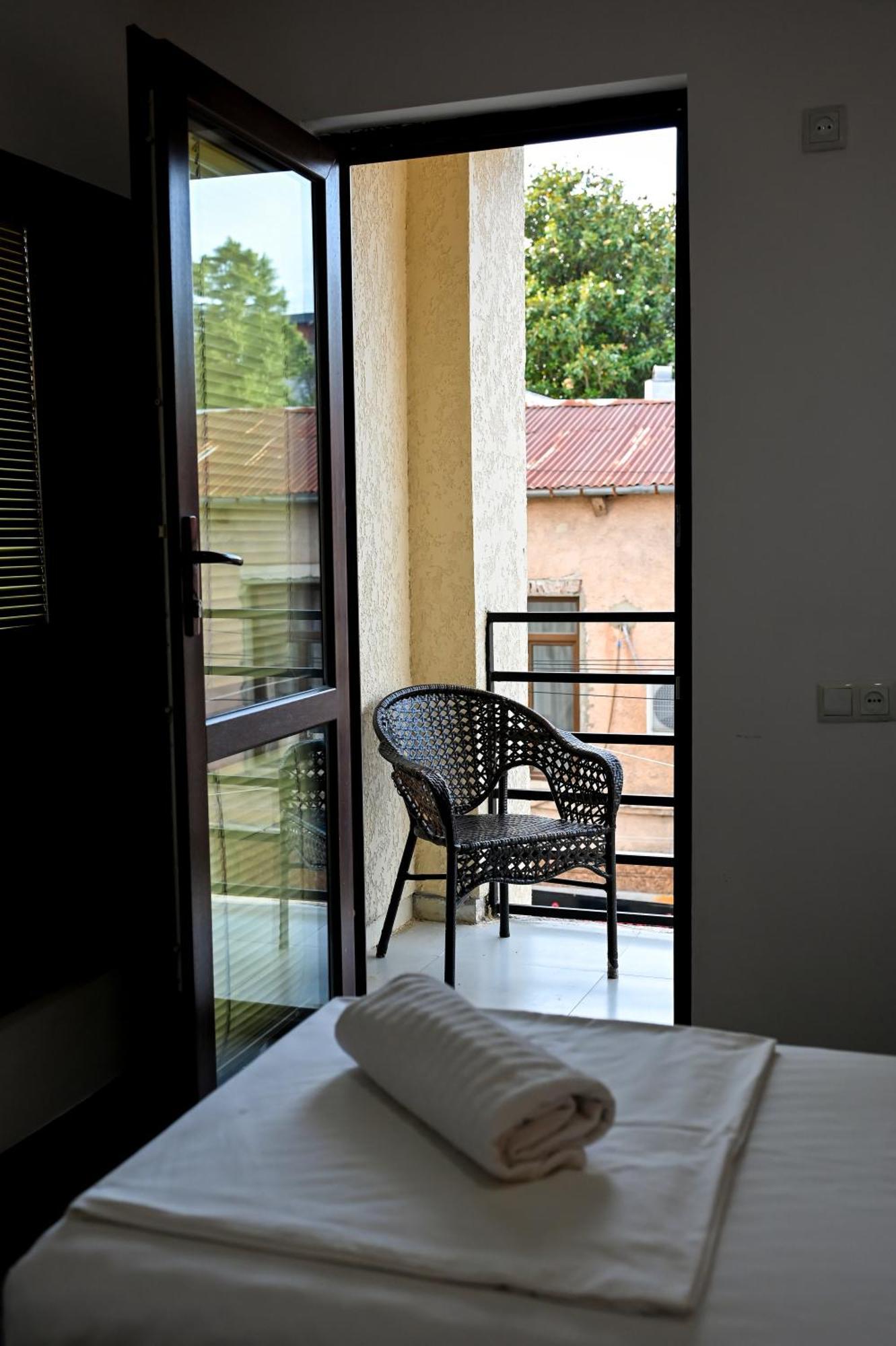 Starhostel Kutaisi Bagian luar foto