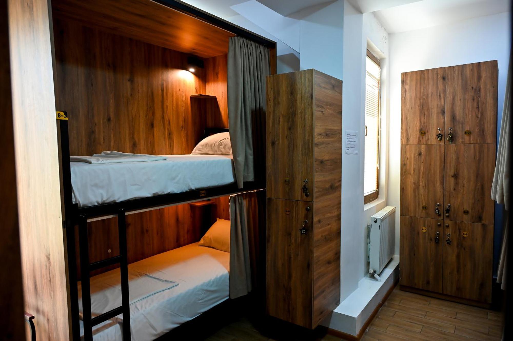 Starhostel Kutaisi Bagian luar foto