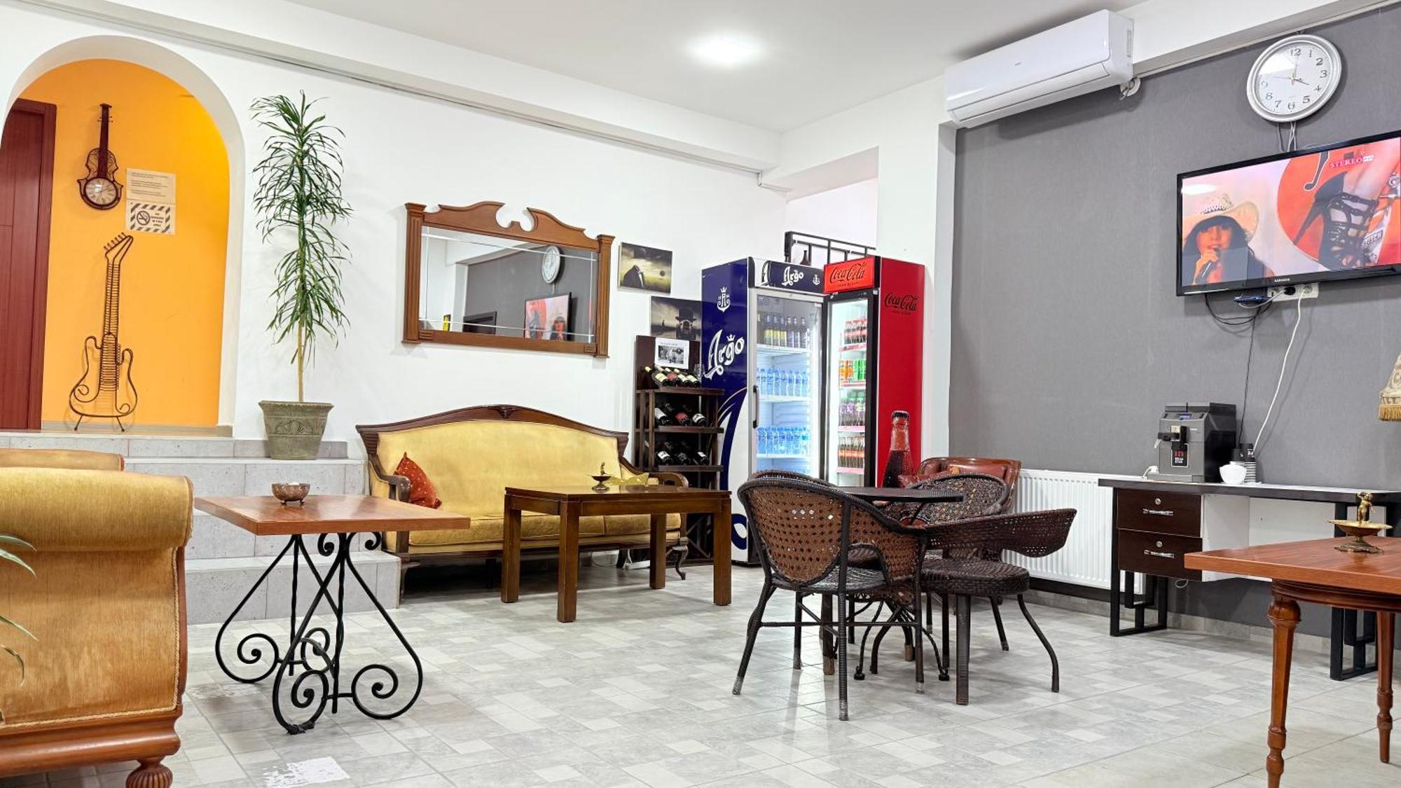 Starhostel Kutaisi Bagian luar foto