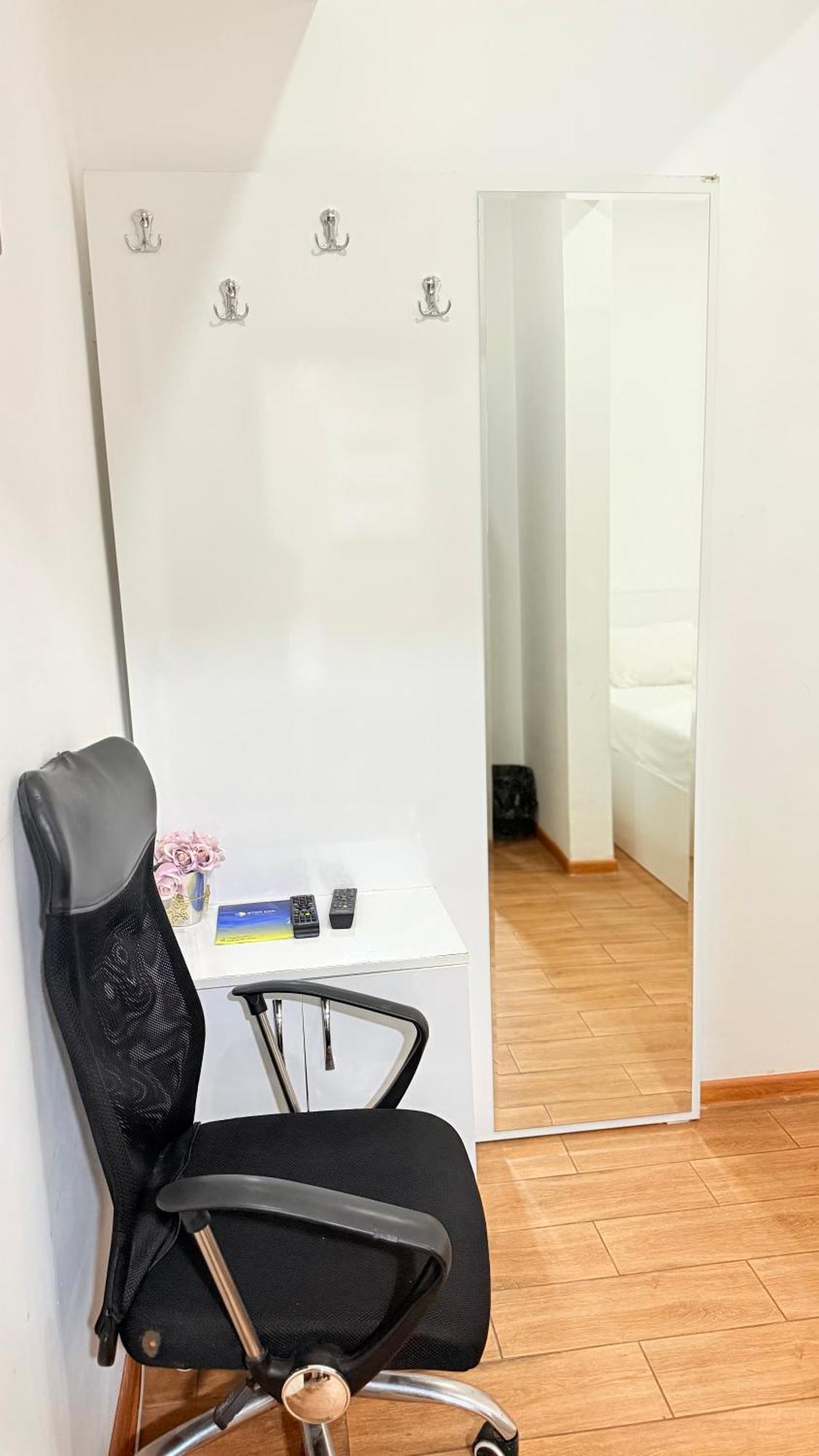 Starhostel Kutaisi Bagian luar foto