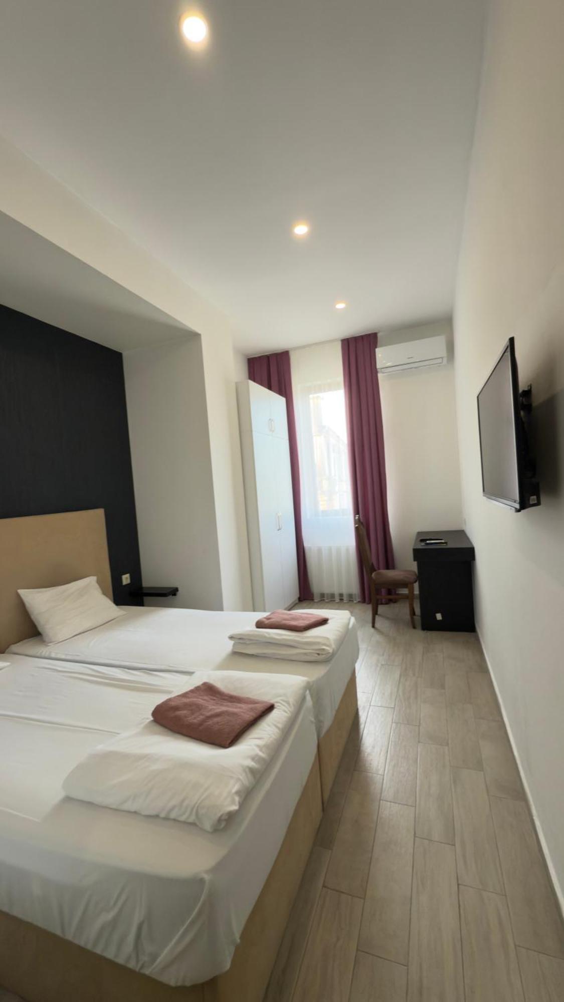 Starhostel Kutaisi Bagian luar foto