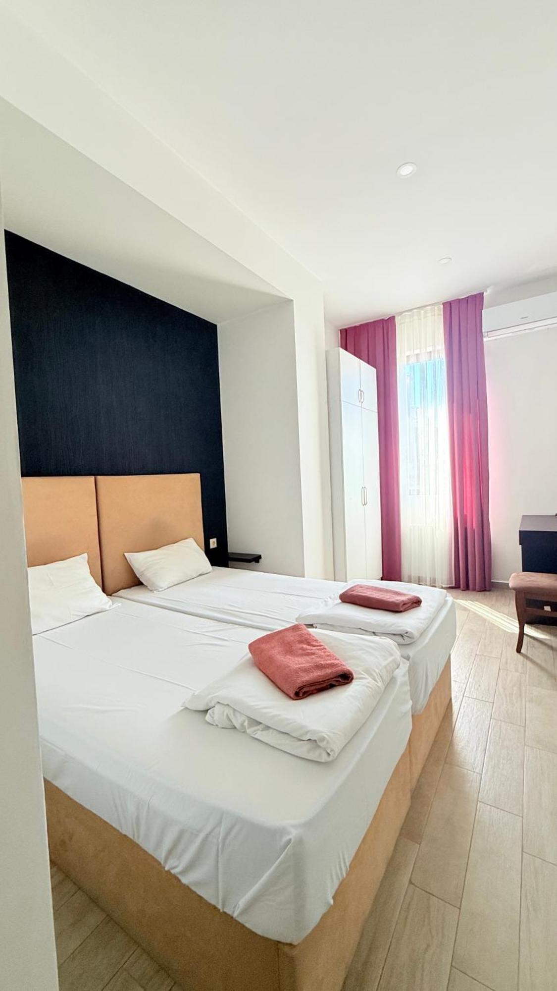 Starhostel Kutaisi Bagian luar foto