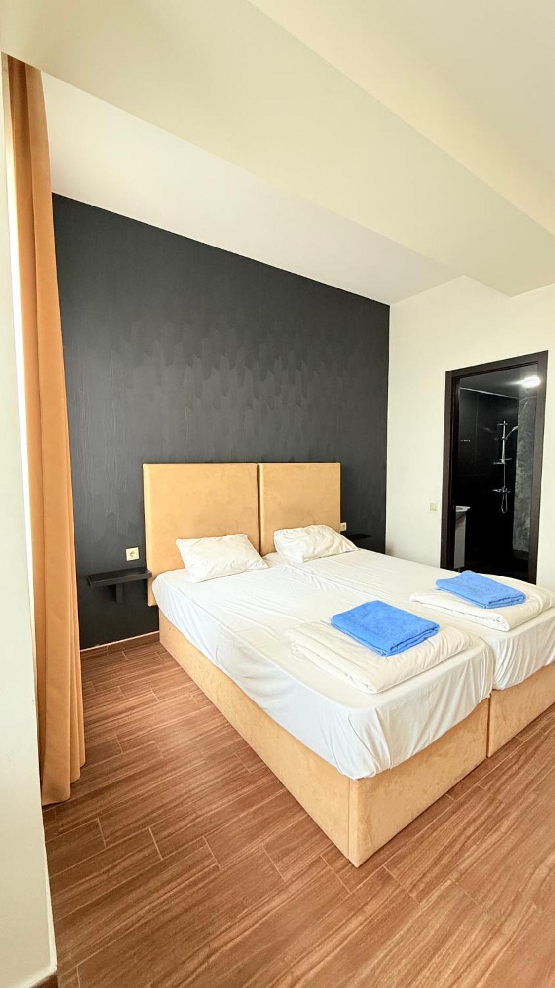 Starhostel Kutaisi Bagian luar foto