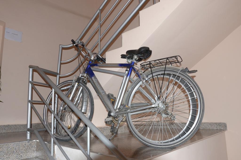 Starhostel Kutaisi Bagian luar foto